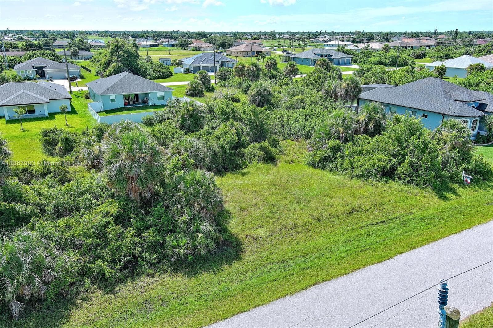 148 Spring Dr, Other City - In The State Of Florida FL 33947