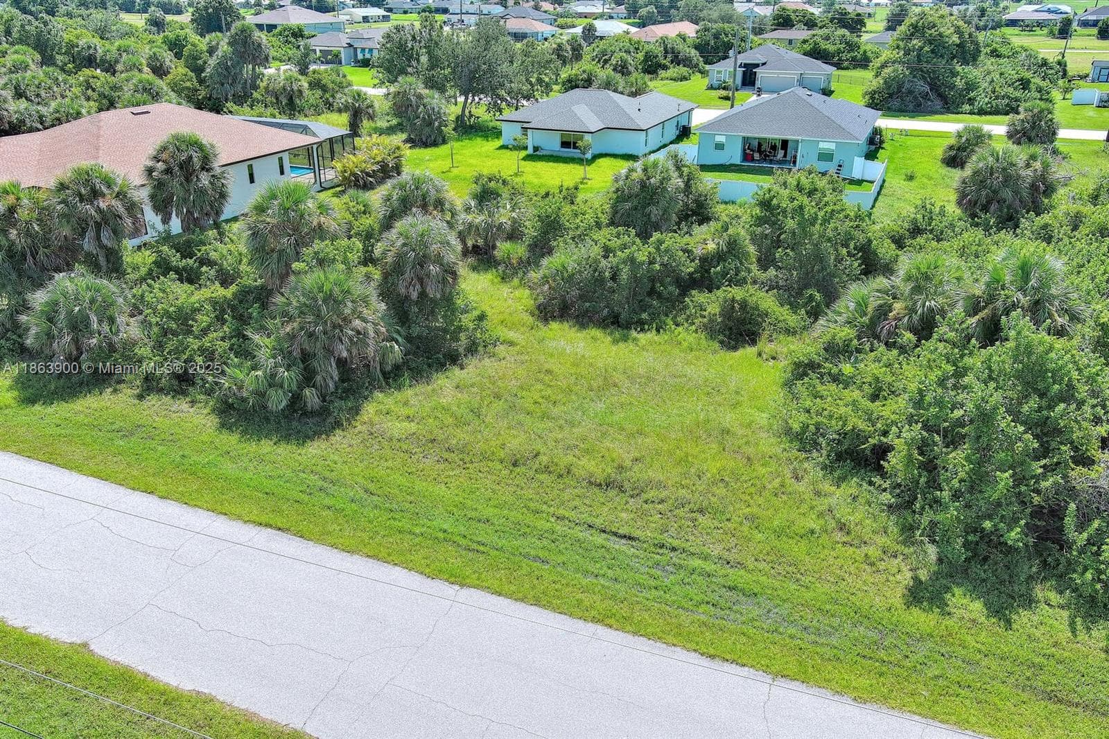 148 Spring Dr, Other City - In The State Of Florida FL 33947
