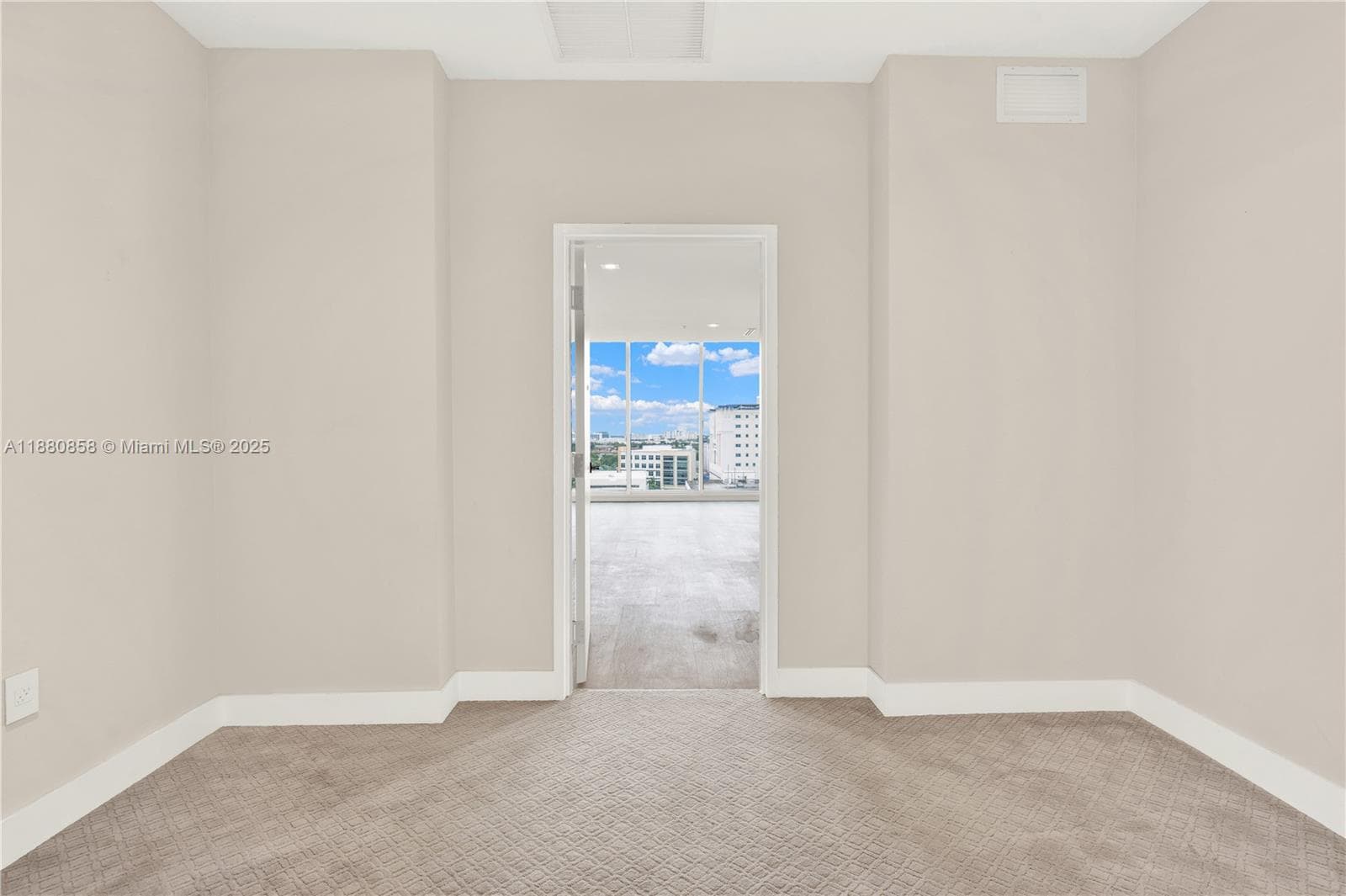 2820 NE 214th St # 1005, Aventura FL 33180