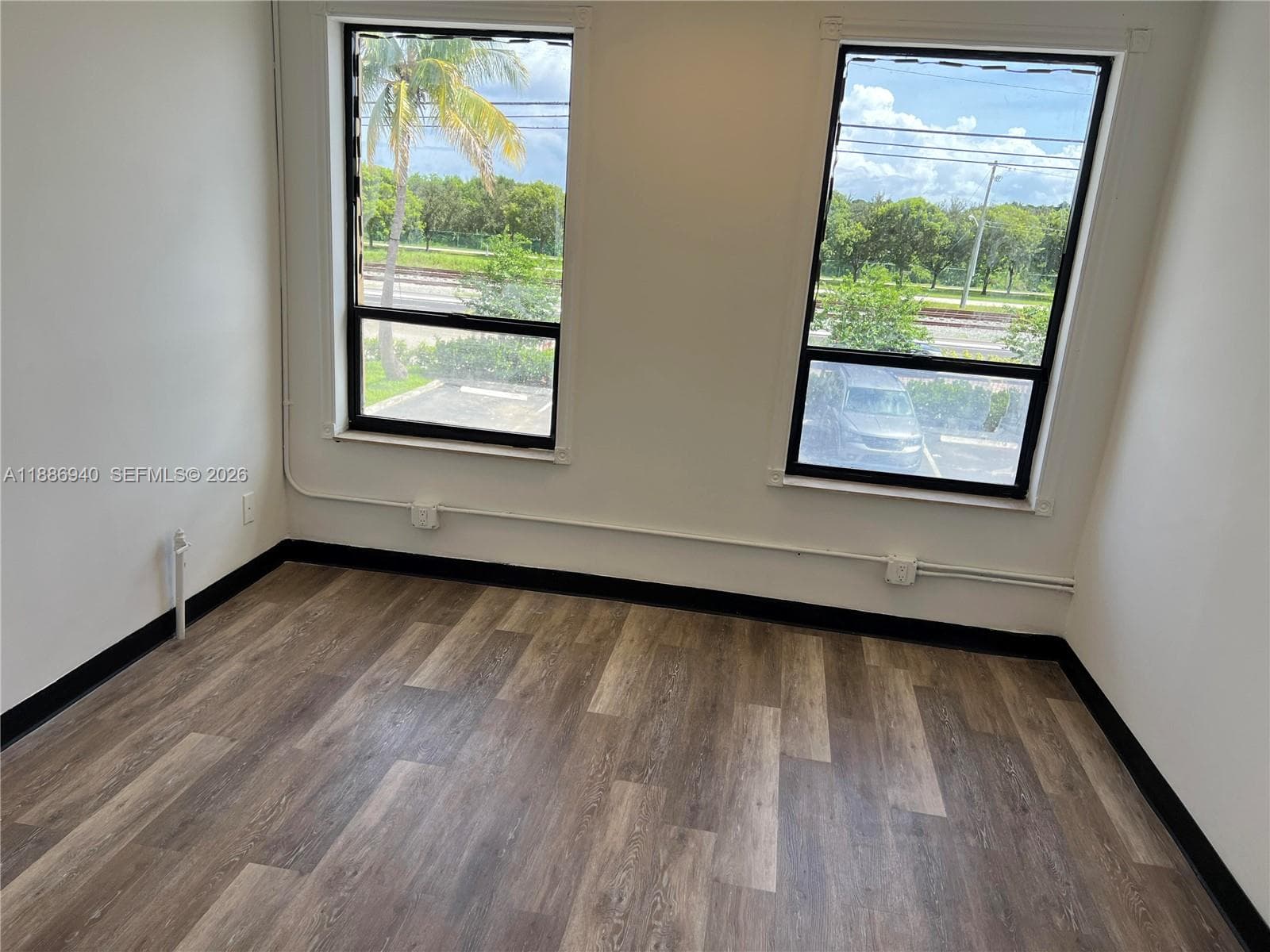 2001 N Dixie Hwy, Pompano Beach FL 33060
