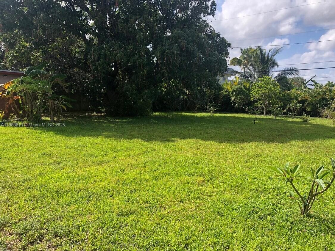 2815 Jackson St, Hollywood FL 33020