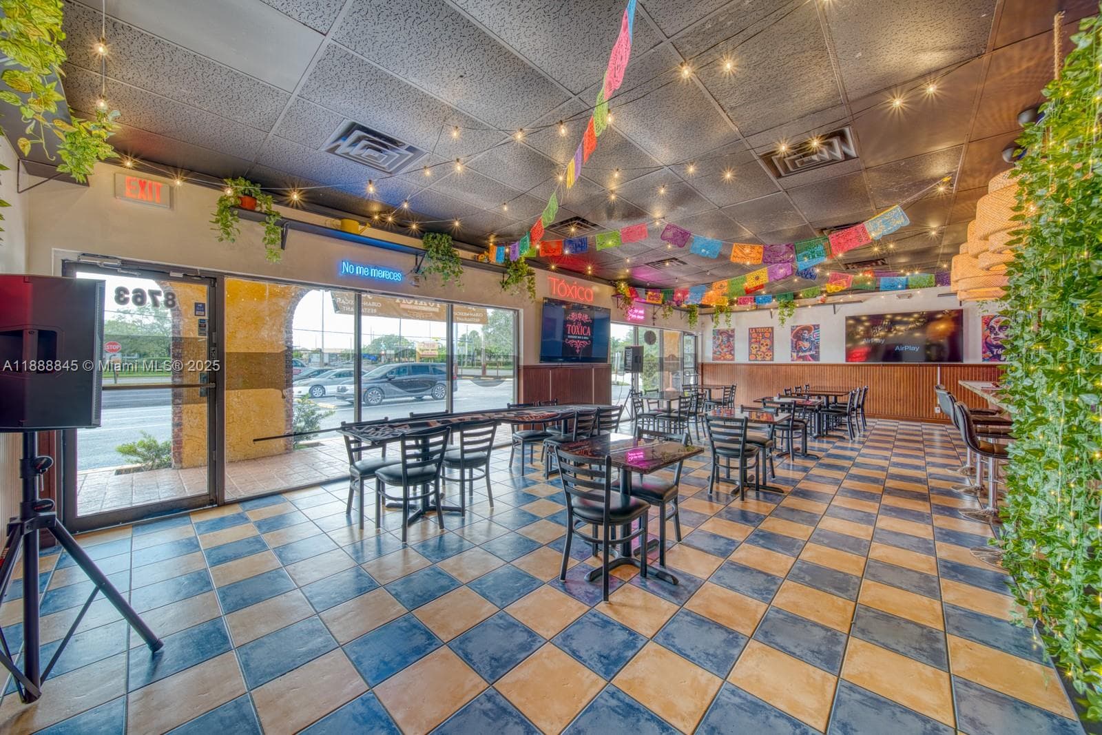 Restaurant and Bar For Sale On N Pine Island Road In Tamarac/Sunrise, Tamarac FL 33351