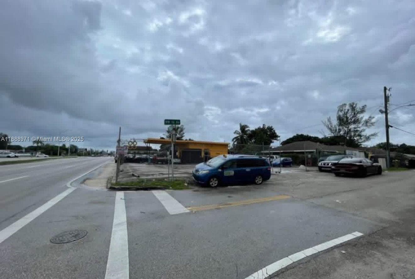 1550 NW 79th St, Miami FL 33147