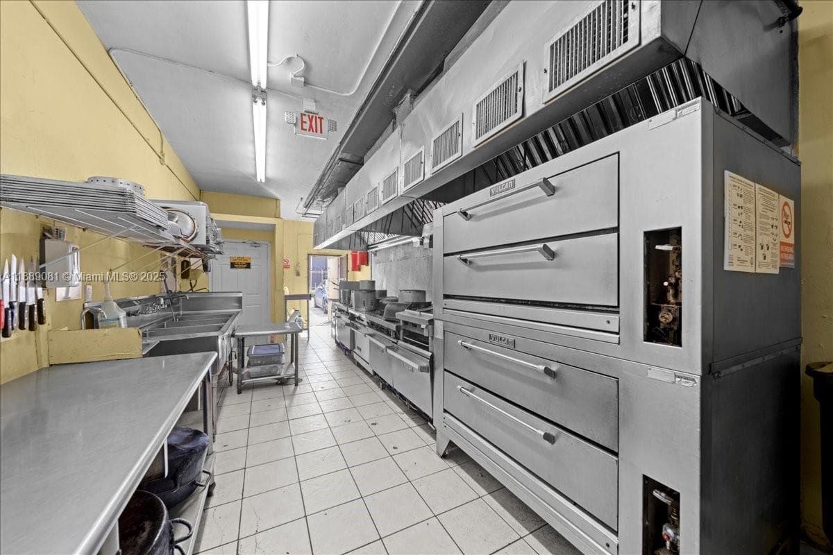 2313 NW 27th Ave, Miami FL 33142