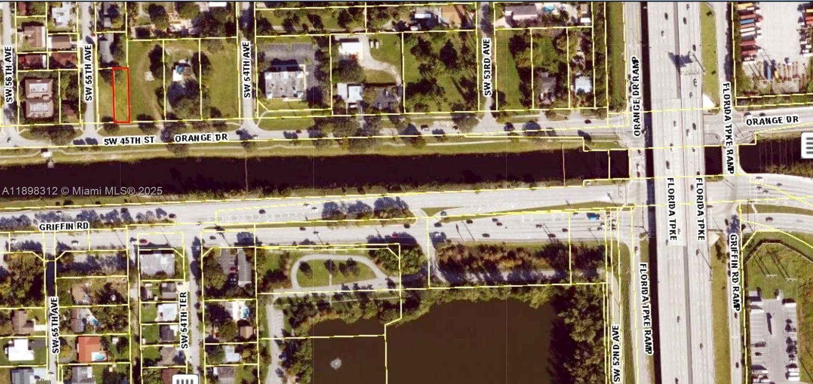 LAND LOCATION 2 BLOCK FROM TURPKE