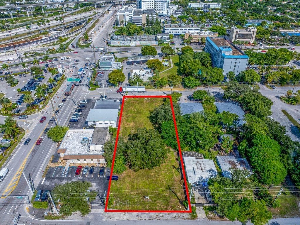 137 NW 165th St, Miami FL 33169