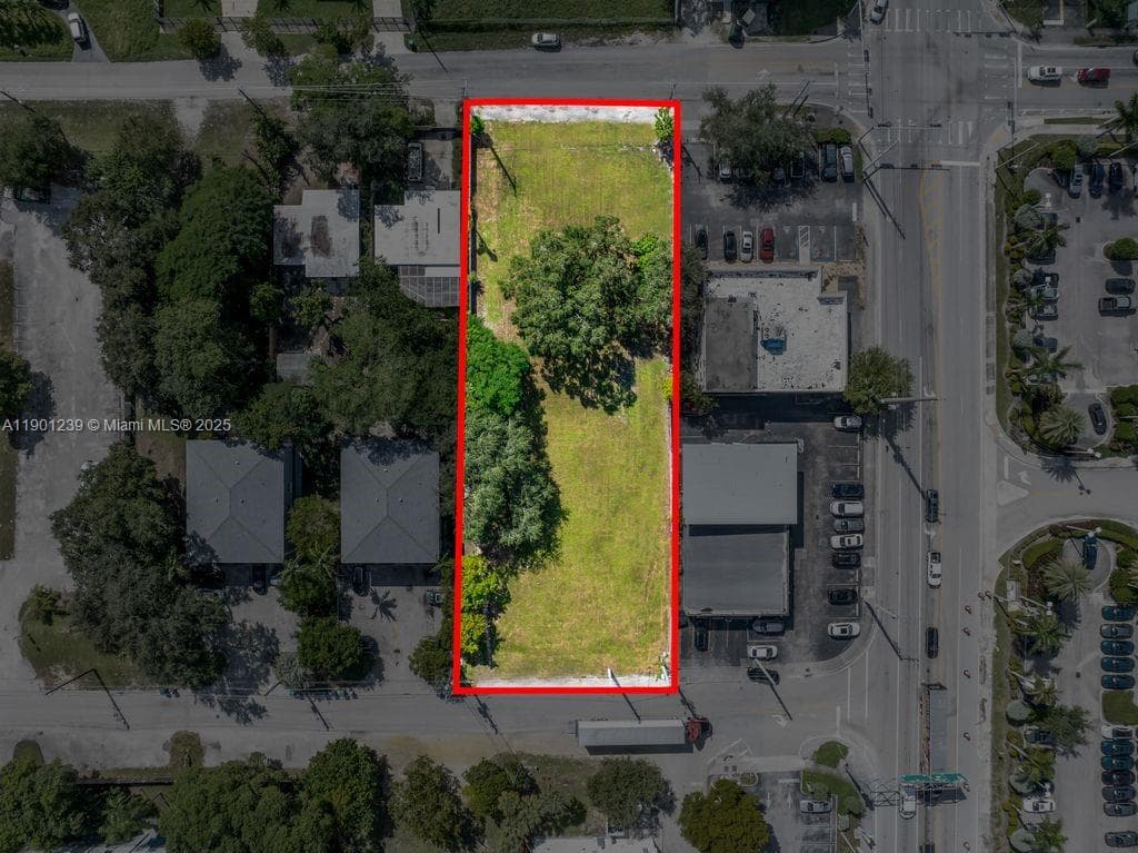 137 NW 165th St, Miami FL 33169