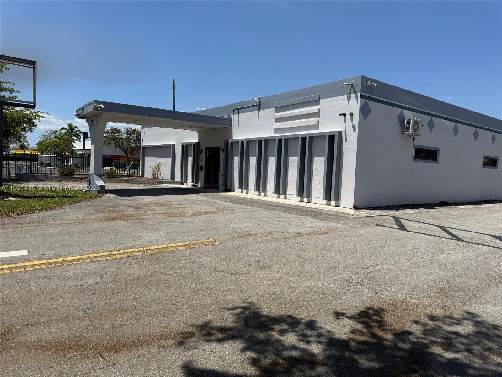 4481 NW 167th St, Miami Gardens FL 33055