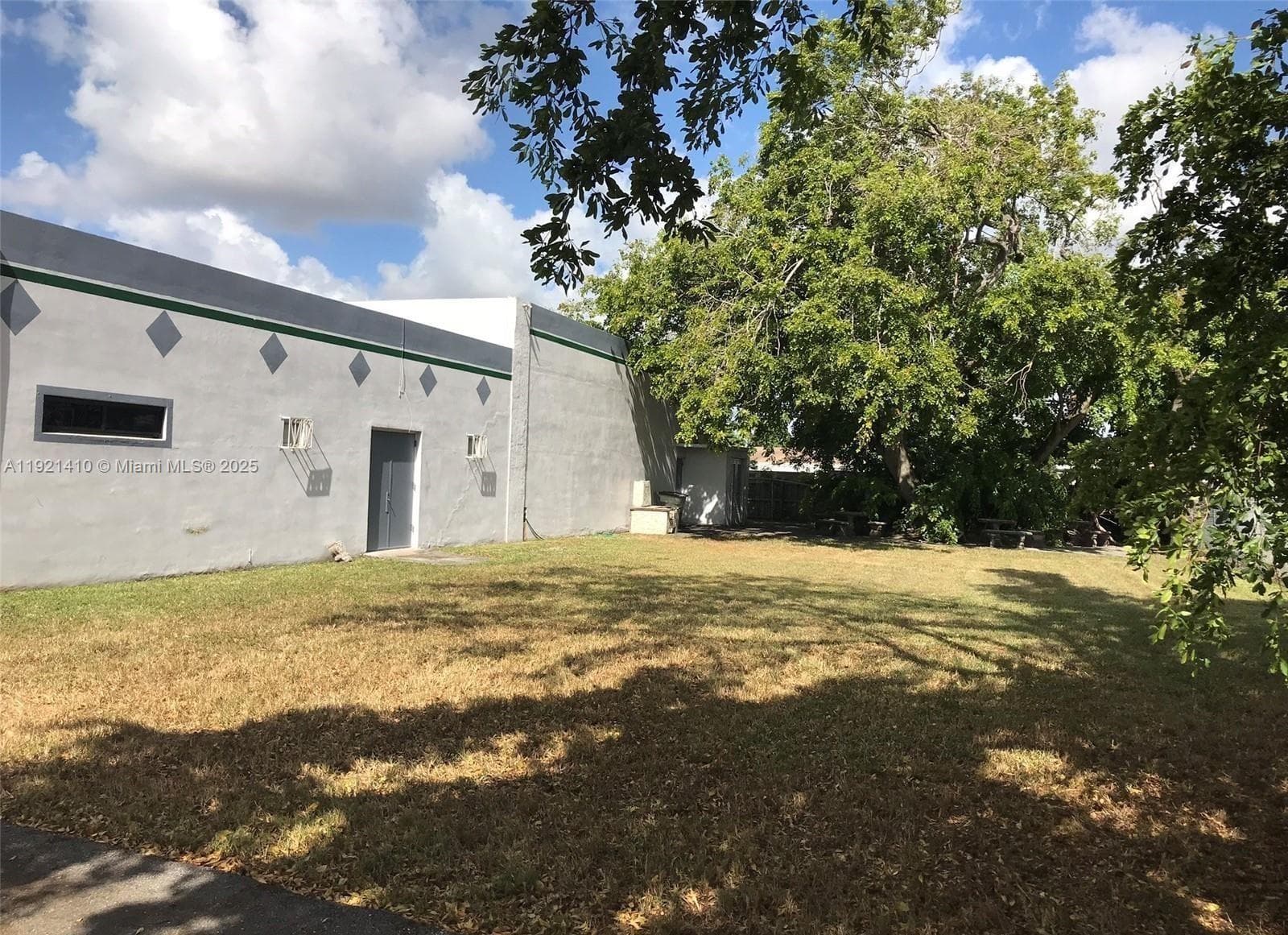 4481 NW 167th St, Miami Gardens FL 33055