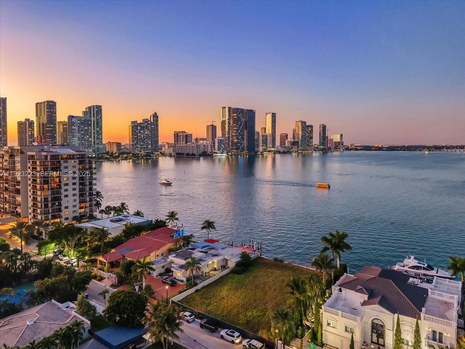 851 N Venetian Dr, Miami FL 33139