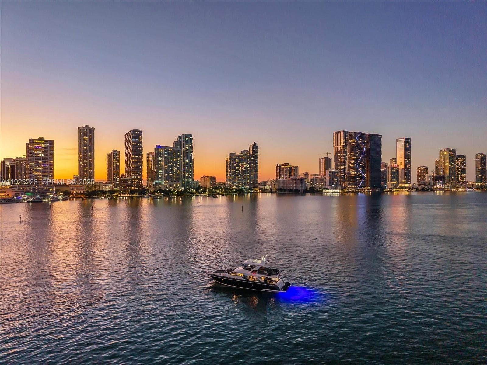 851 N Venetian Dr, Miami FL 33139