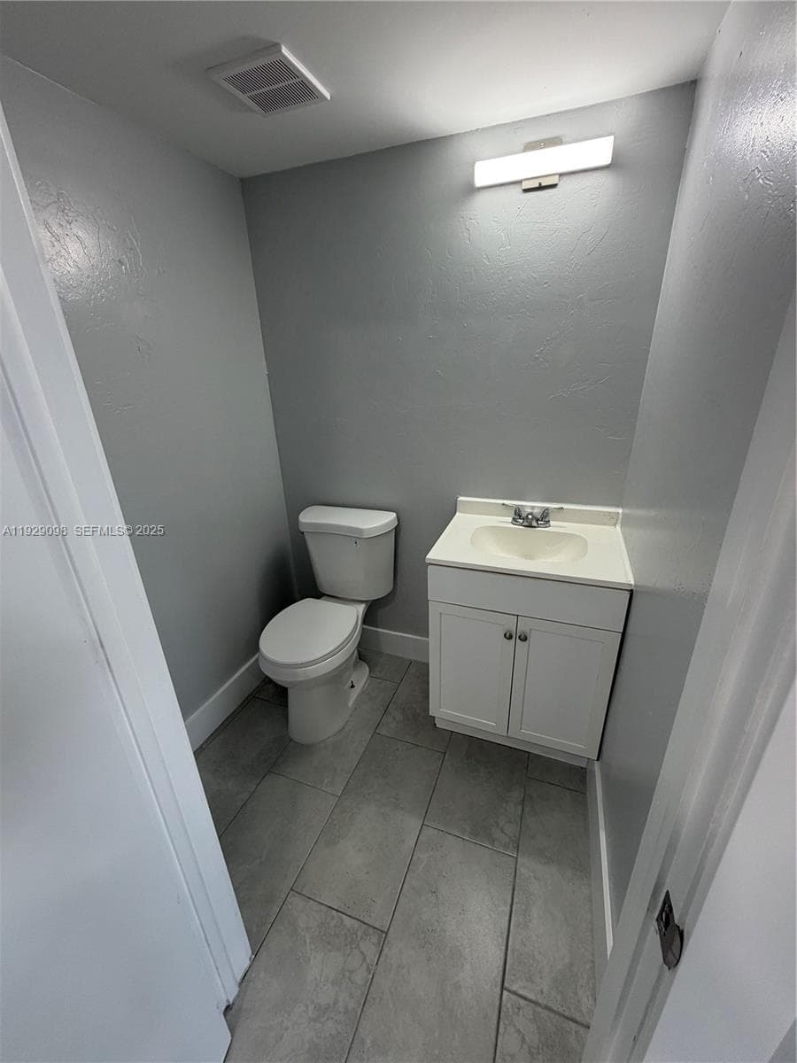 2700 EVANS AVE # 5, Fort Myers FL 33901