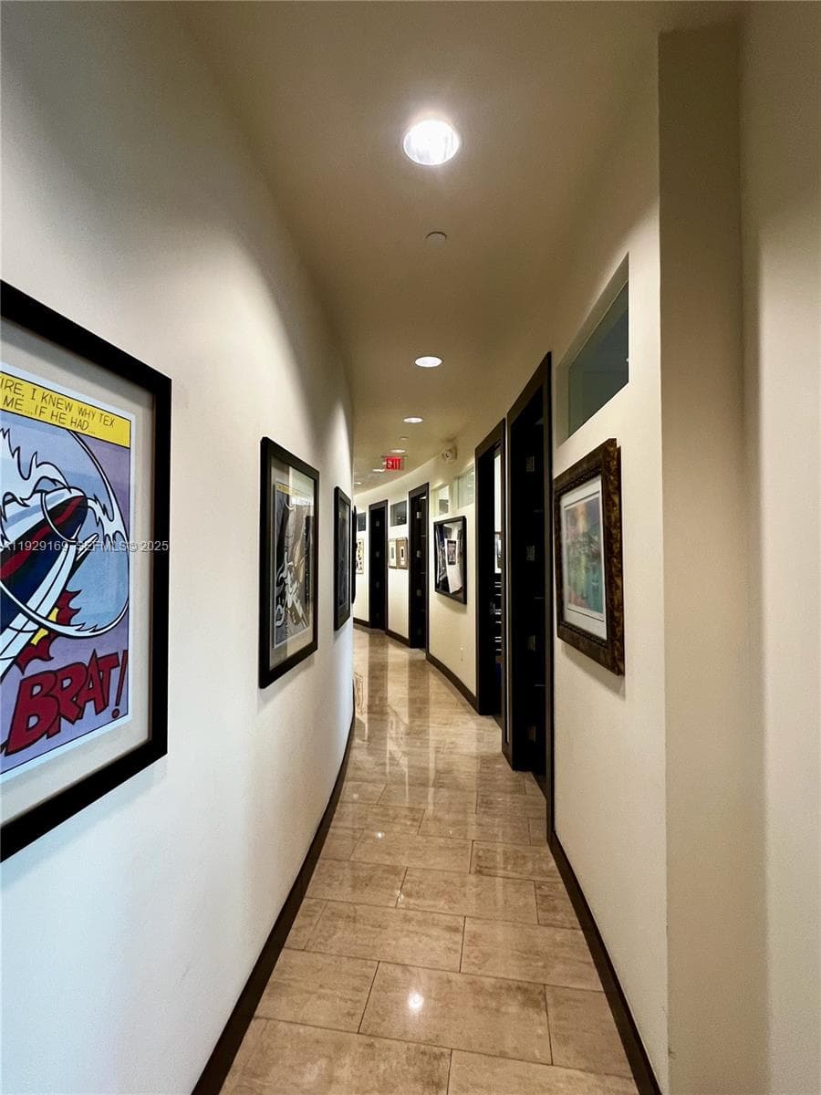 20900 NE 30 TH Ave, Aventura FL 33180