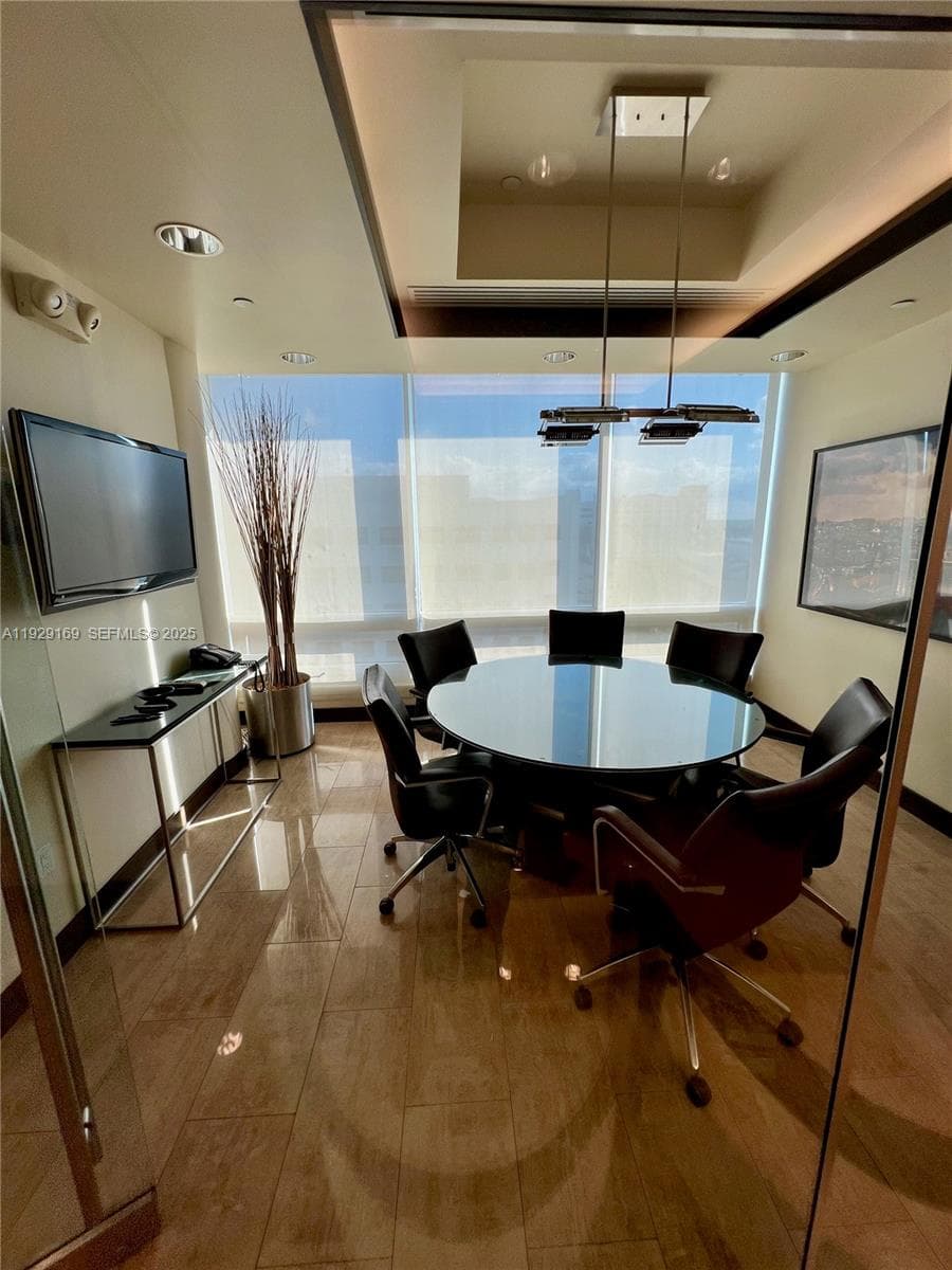 20900 NE 30 TH Ave, Aventura FL 33180