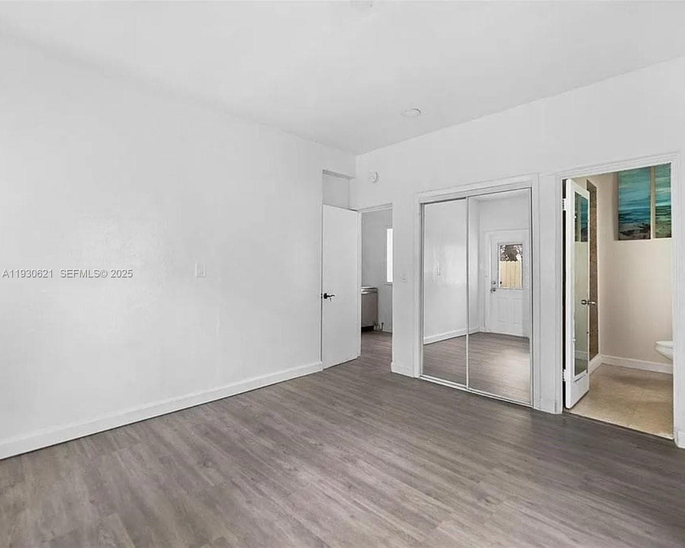 2822 Pine Tree Dr, Miami Beach FL 33140
