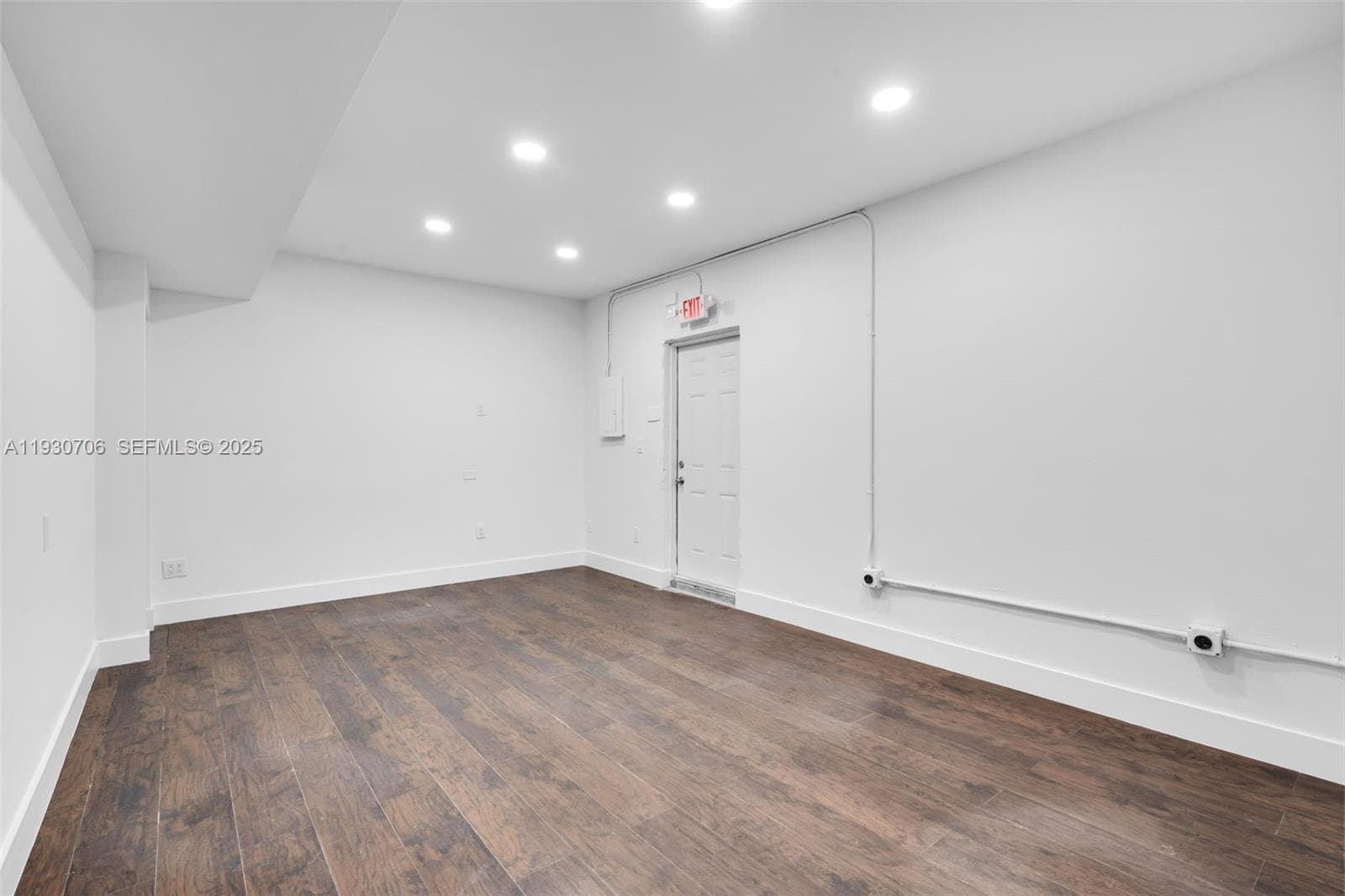 8930 SW 40th St, Miami FL 33165