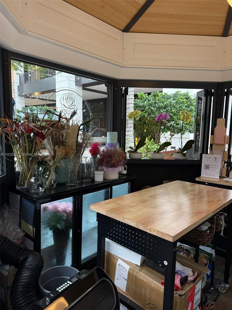 3011 Ponce de Leon Blvd, Coral Gables FL 33134