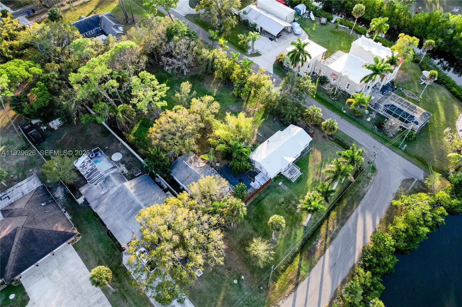 302 5th St SW, Other City - In The State Of Florida FL 33570