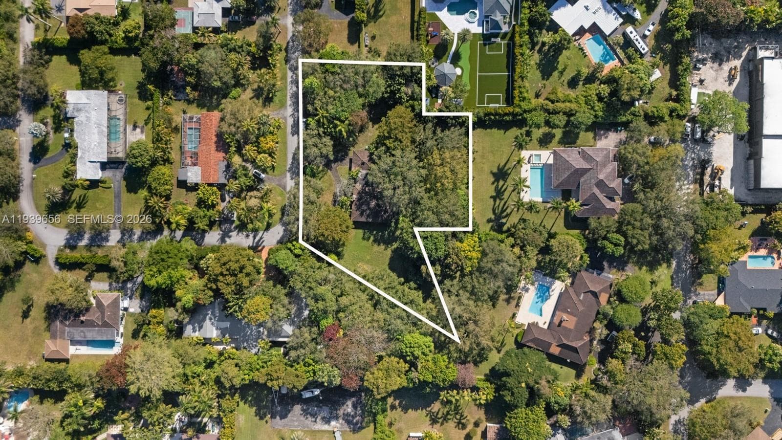 13500 SW 68th Ct, Pinecrest FL 33156