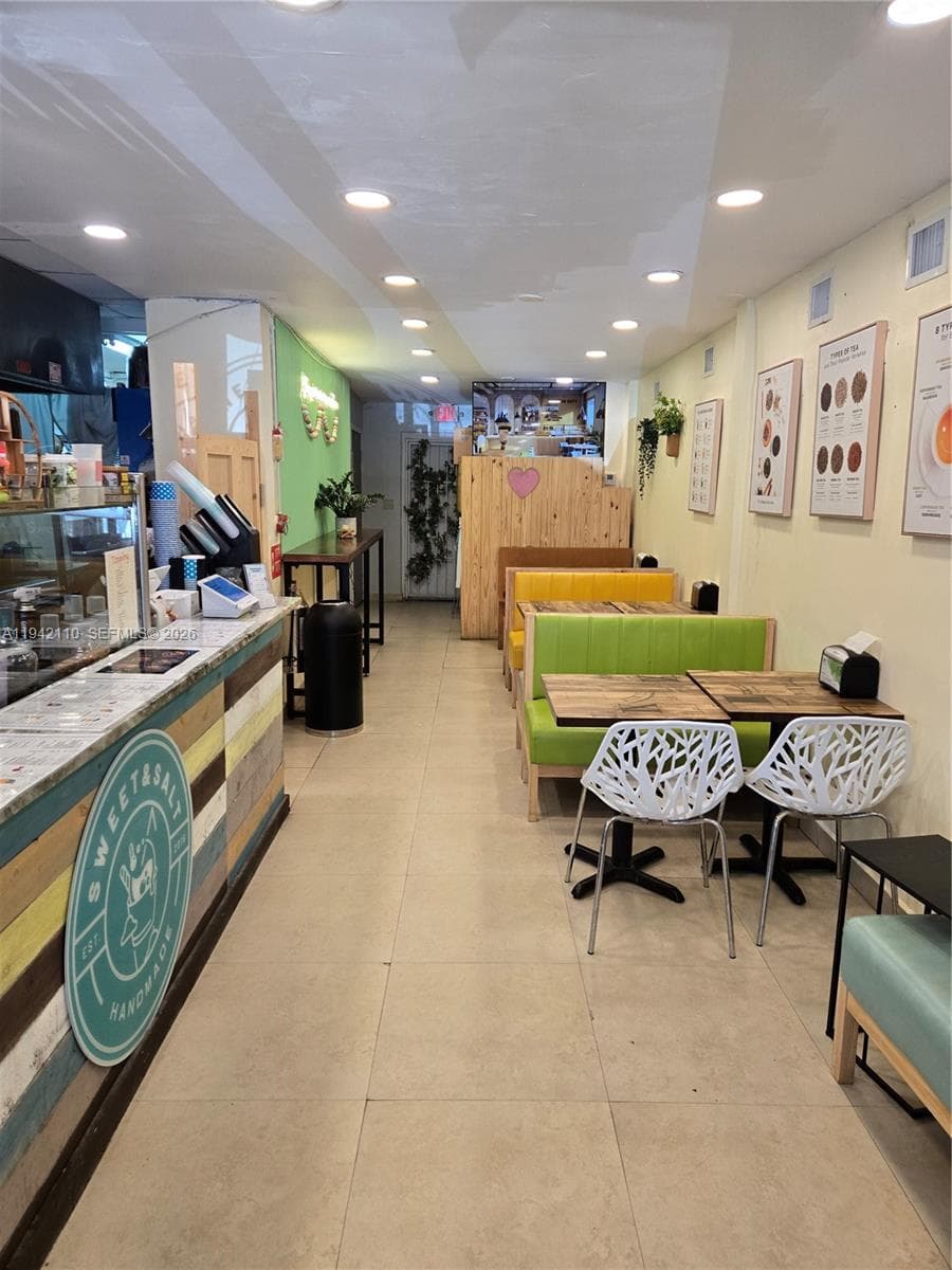 17010 #D W Dixie Hwy, North Miami Beach FL 33160