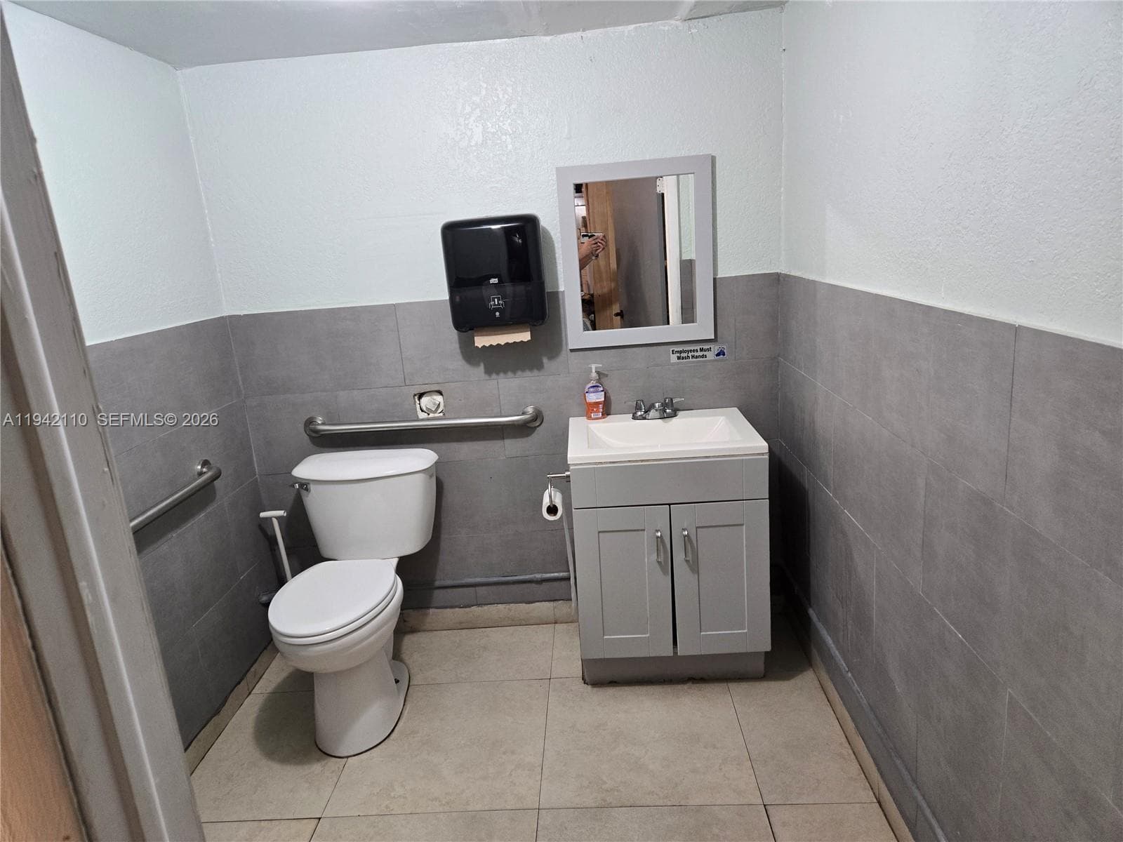 17010 #D W Dixie Hwy, North Miami Beach FL 33160
