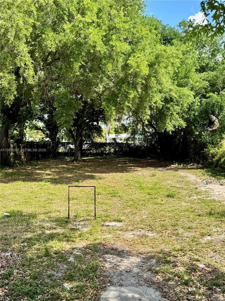 629 NW 65th St, Miami FL 33150