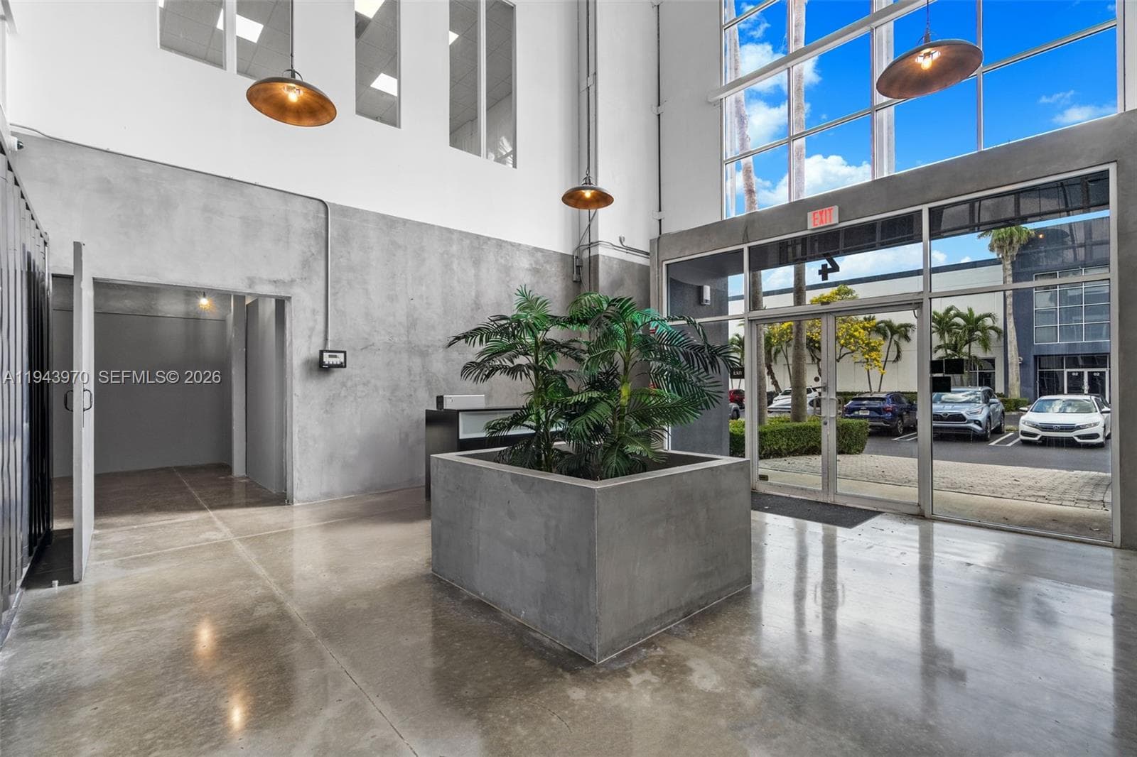 7620 NW 25th St # 4, Miami FL 33122