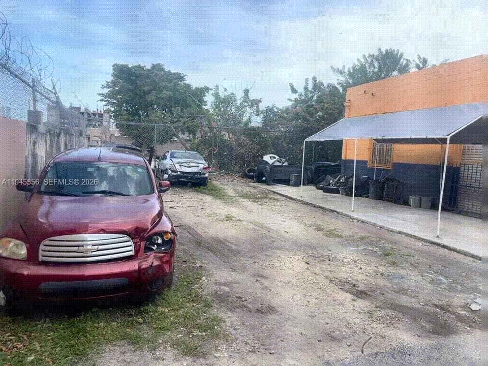 2005 NW 10th Ave, Miami FL 33127