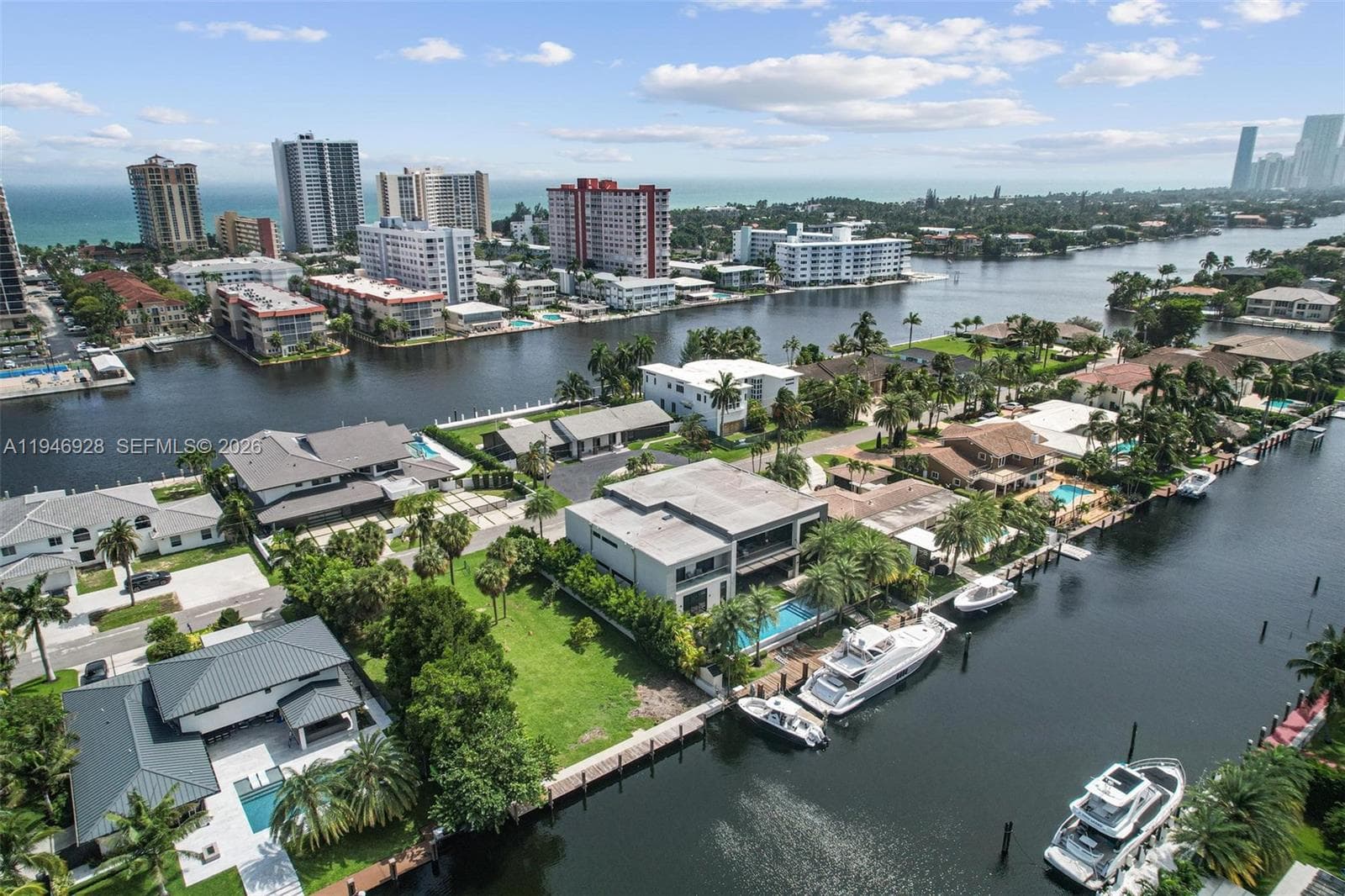 606 Palm Dr, Hallandale Beach FL 33009