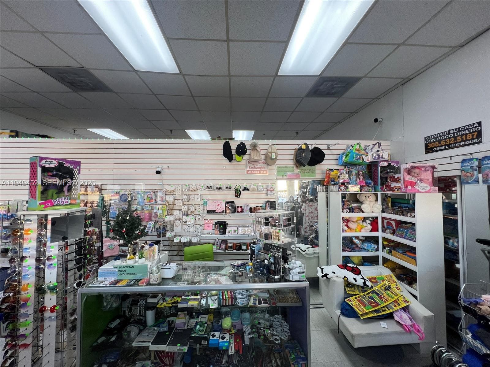 500 W 49th St, Hialeah FL 33012