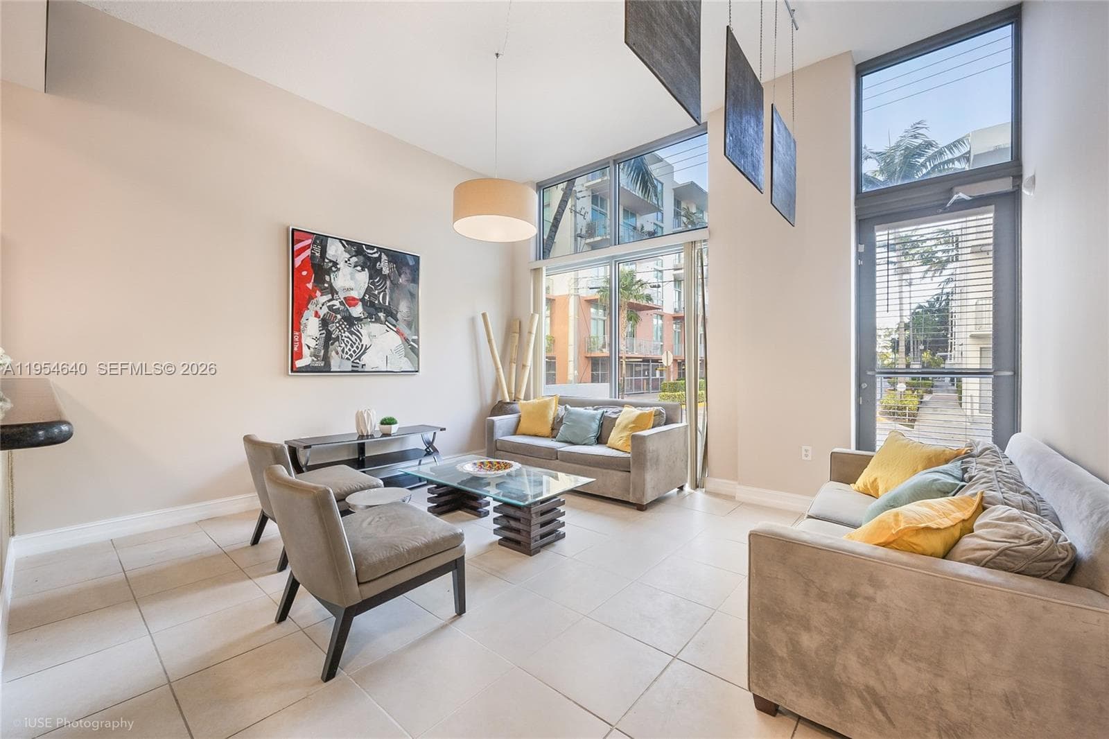 Living room with a separate entrance from the street
