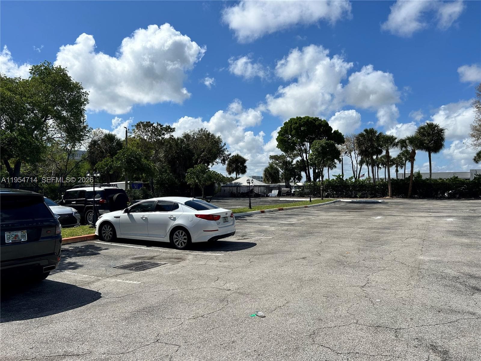 4121 NW 5th St # 100, Plantation FL 33317