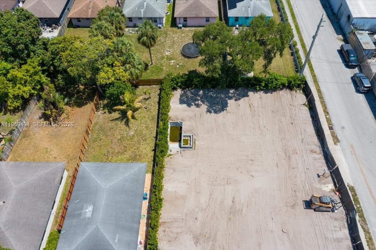 3250 NE 3rd Ave, Oakland Park FL 33334