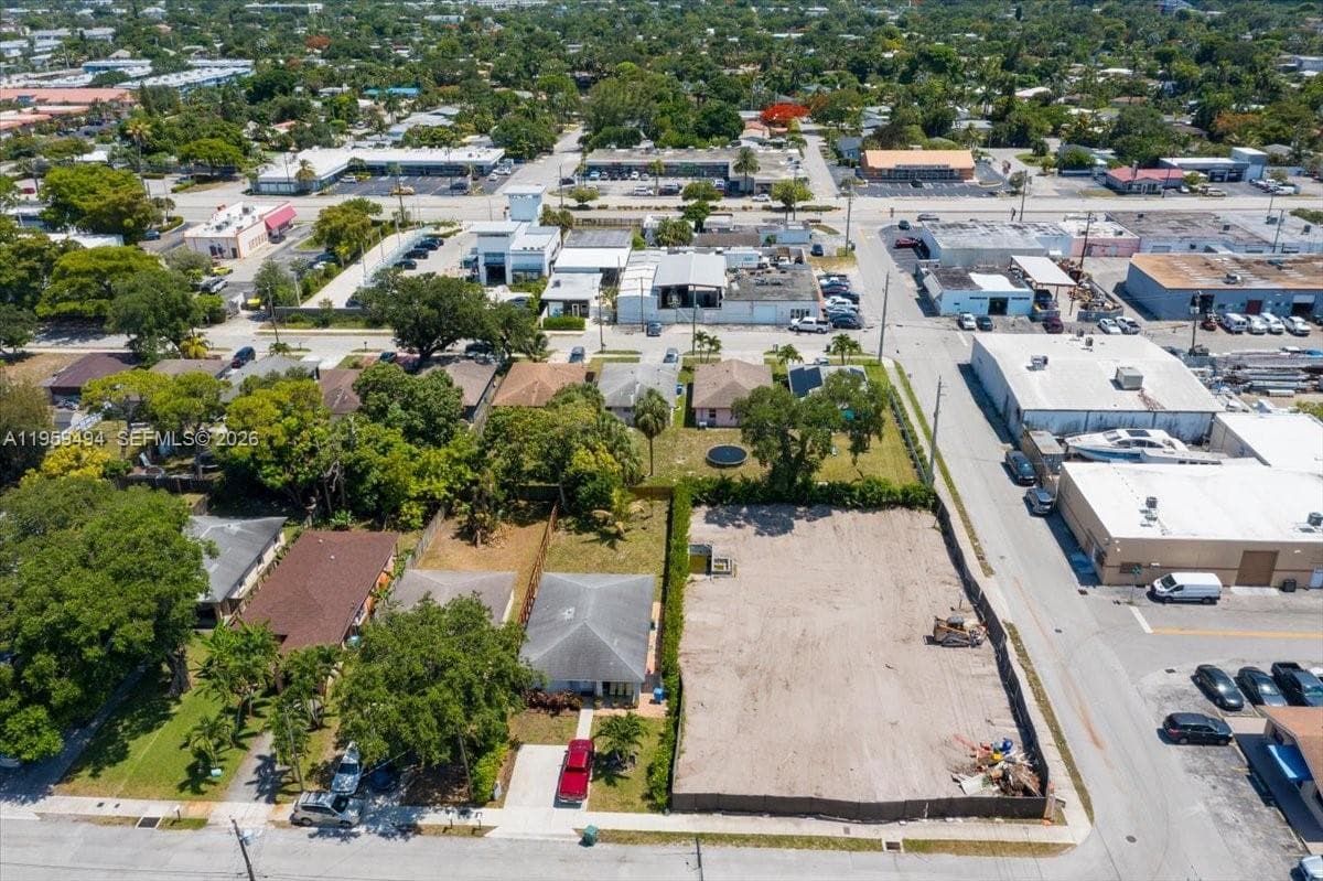 3250 NE 3rd Ave, Oakland Park FL 33334