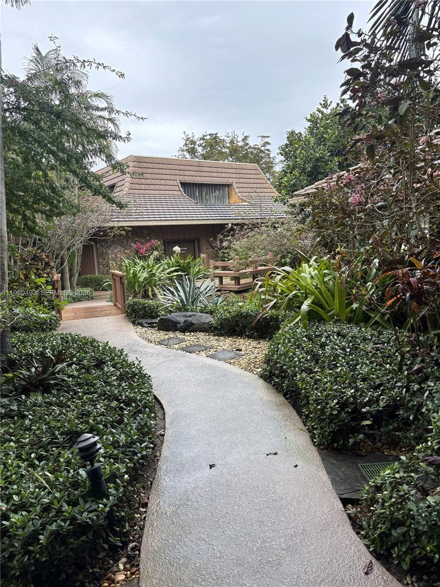 7800 W Oakland Park Blvd # 102, Sunrise FL 33351