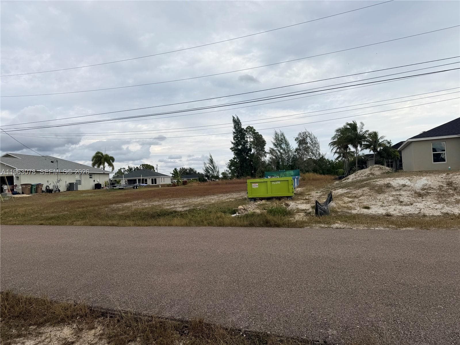 3709 NE 12th PL, Cape Coral FL 33909