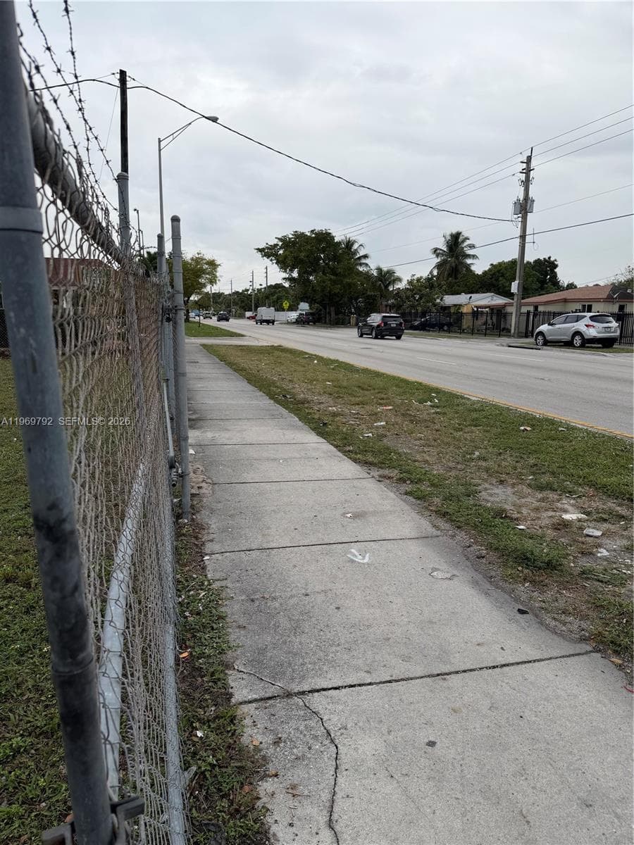 752 Opa Locka Blvd, Miami FL 33168