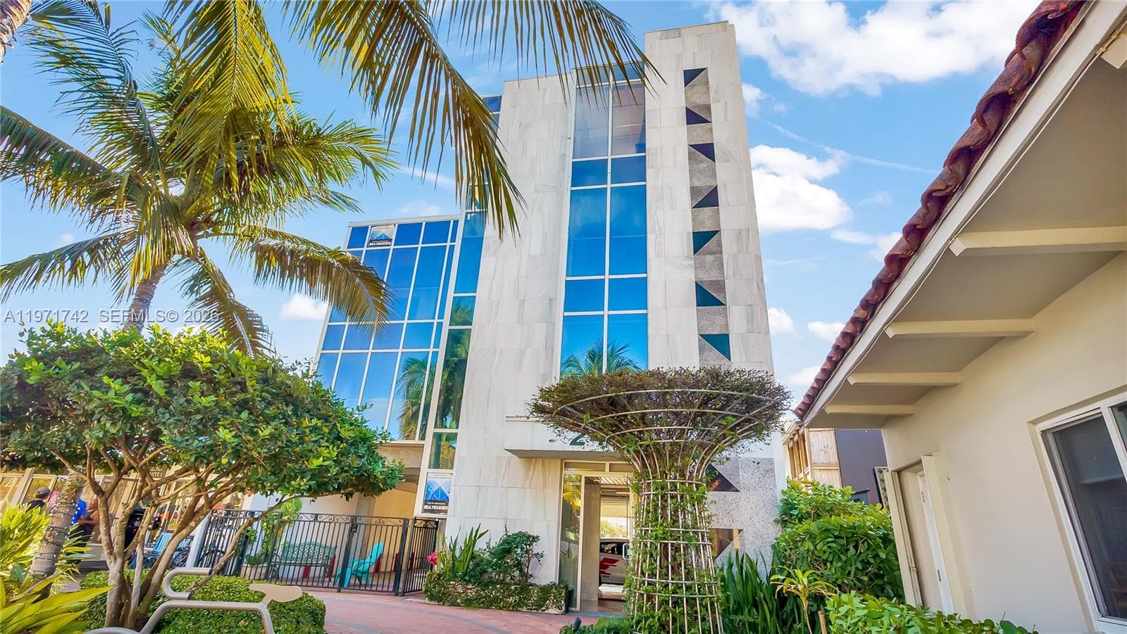240 Commercial Blvd, Lauderdale By The Sea FL 33308