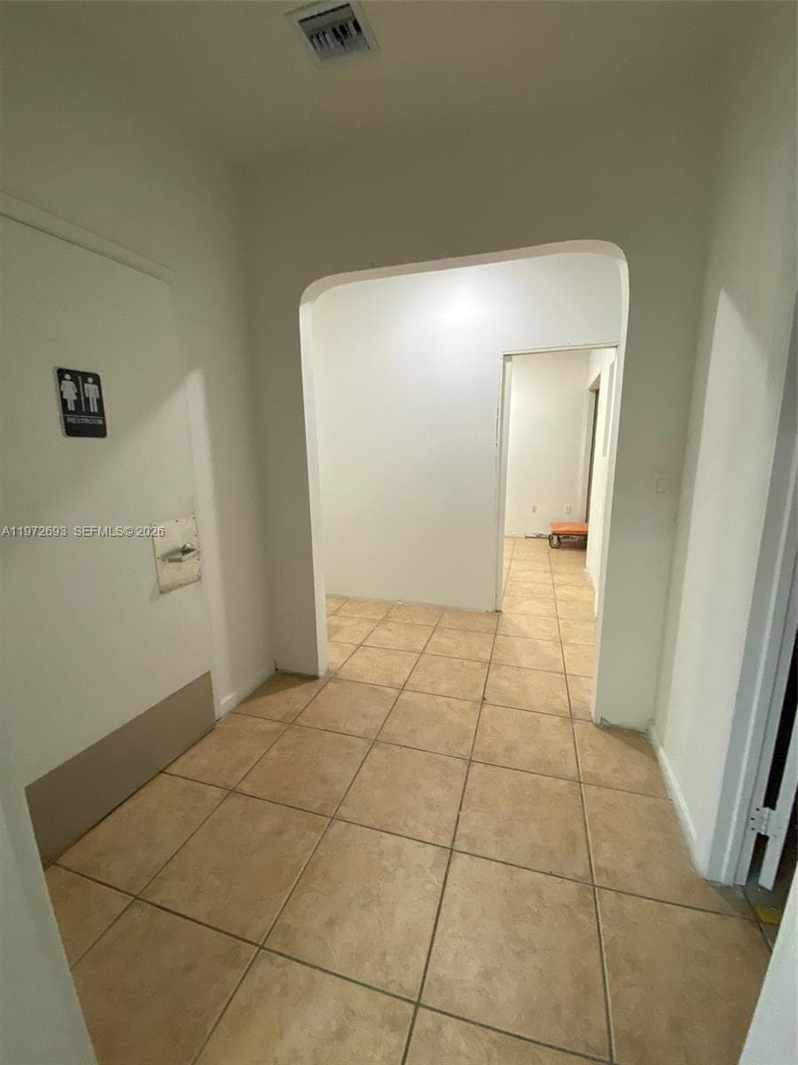 2431 W 80th St # C, Hialeah FL 33016