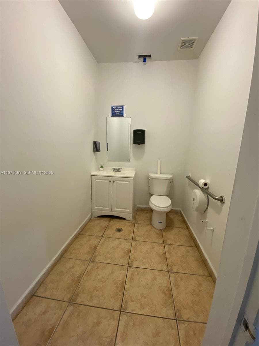 2431 W 80th St # C, Hialeah FL 33016