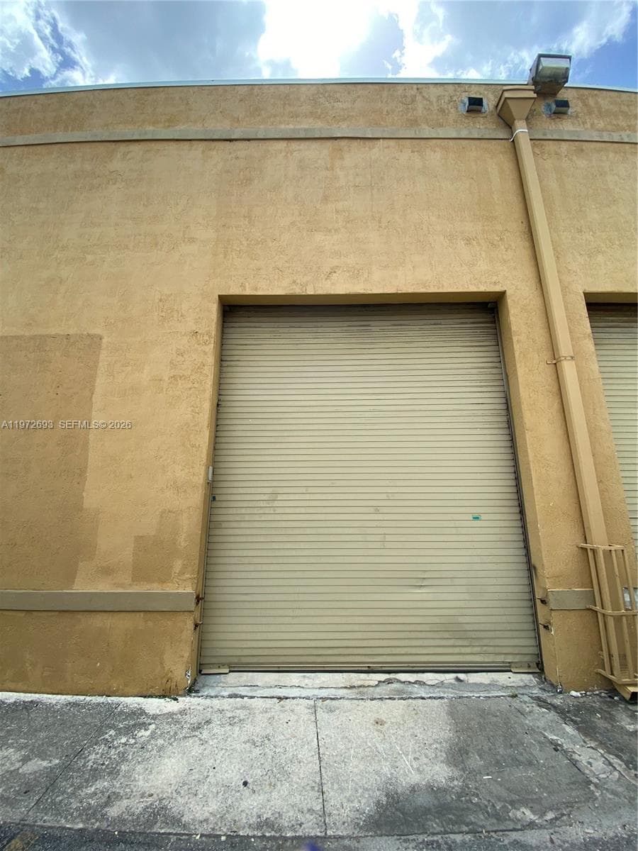 2431 W 80th St # C, Hialeah FL 33016