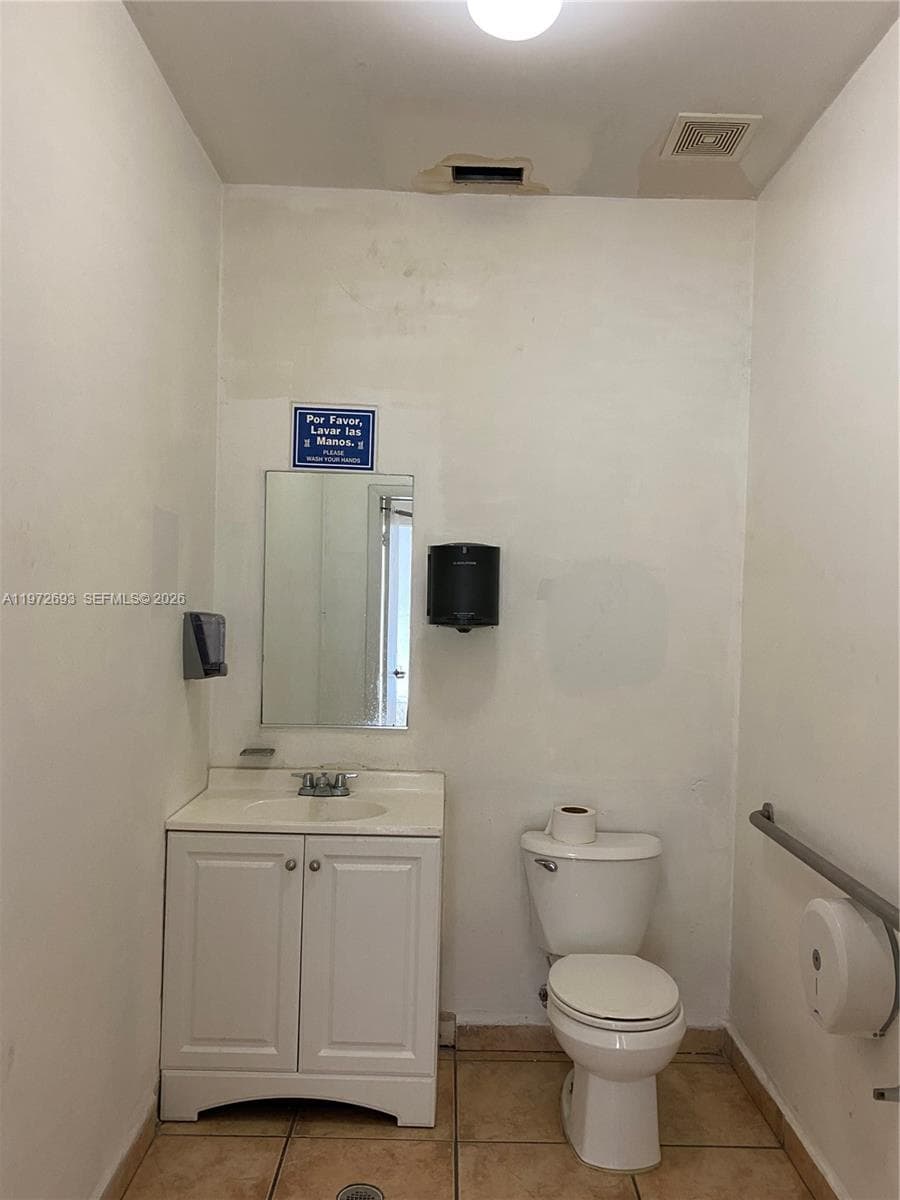 2431 W 80th St # C, Hialeah FL 33016