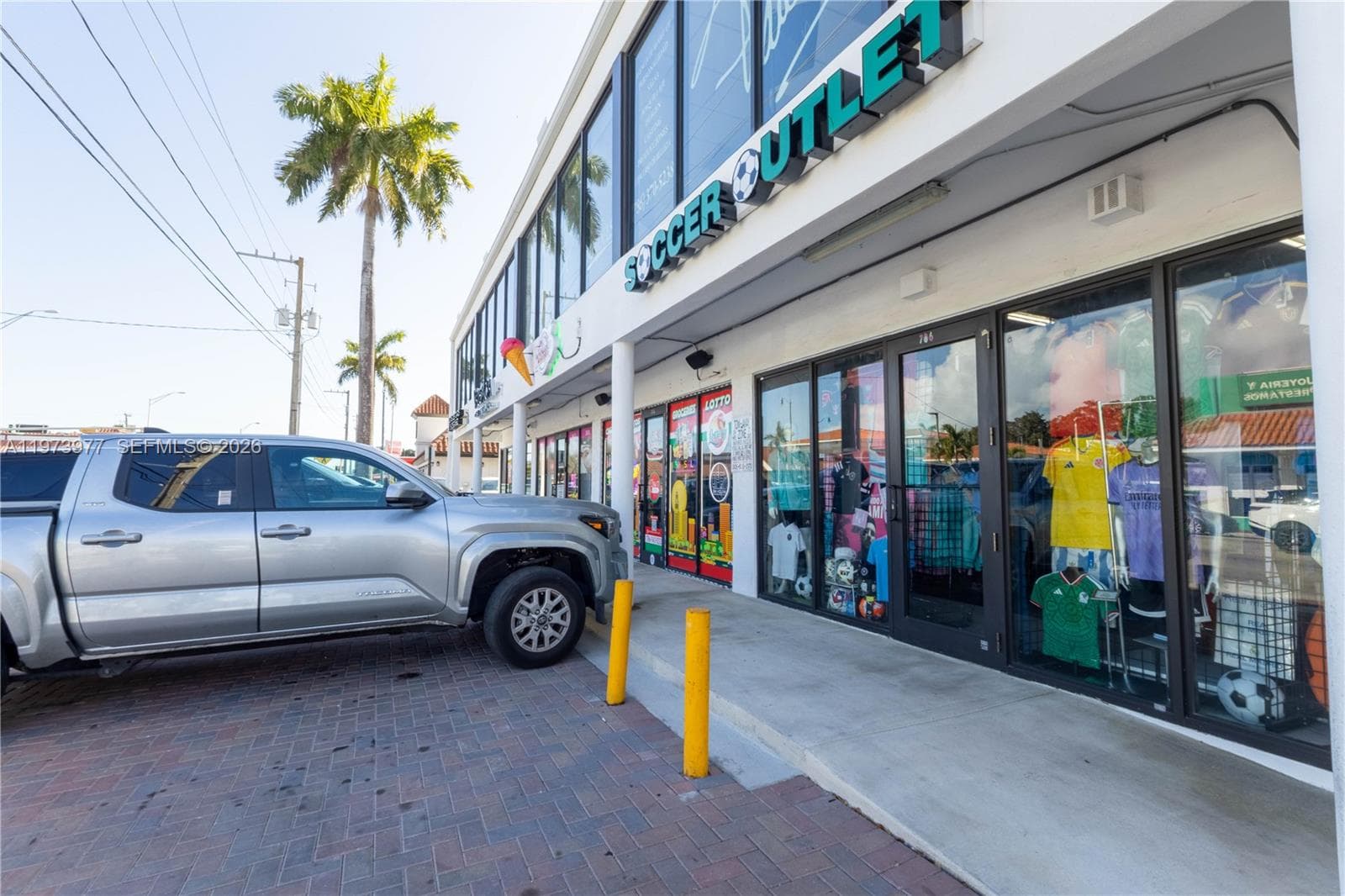 700 SW 17th Ave, Miami FL 33135