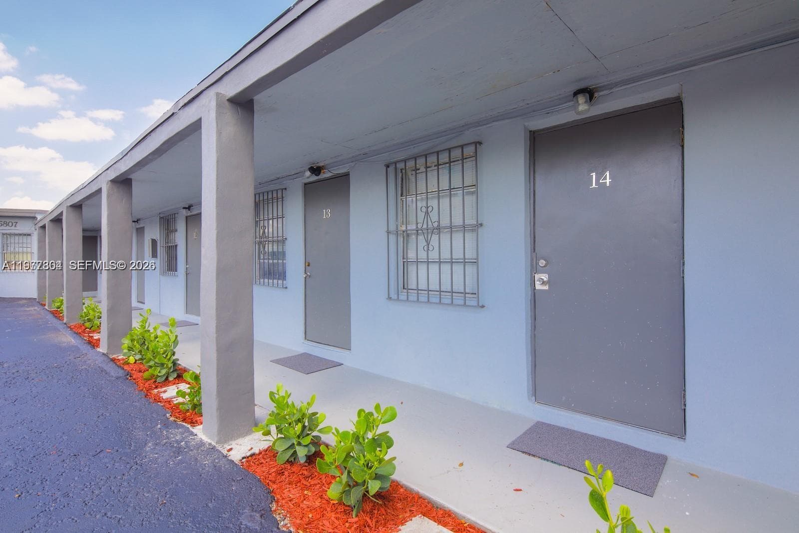 5807 SW 25th St # 18, West Park FL 33023