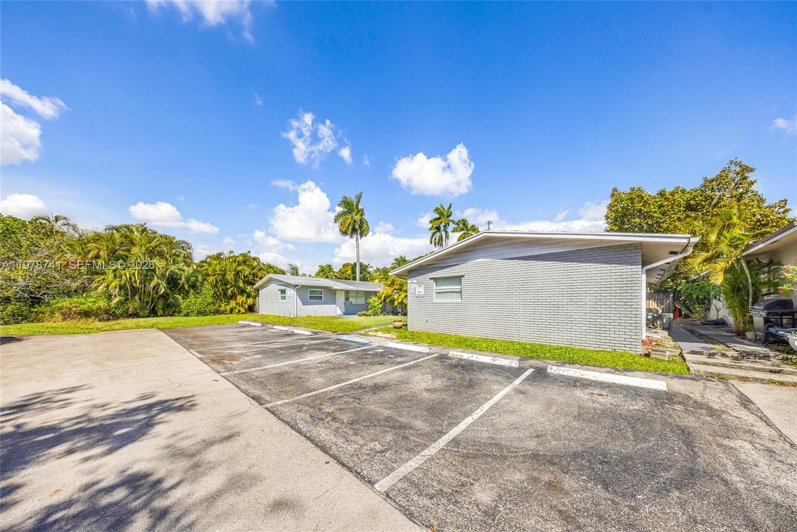 355 NW 32nd St # 6, Oakland Park FL 33309