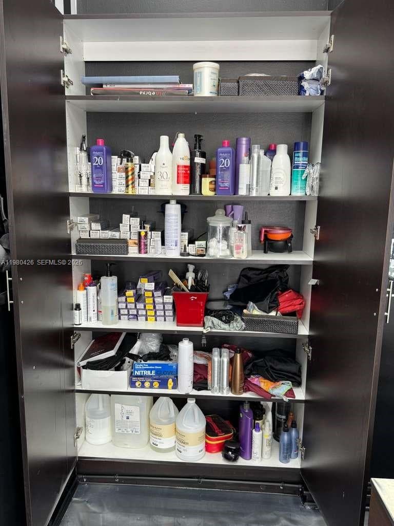 Listing – Barbería Hialeah, Hialeah FL 33012