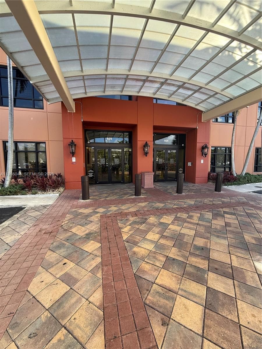 925 NE 30th Ter # 212, Homestead FL 33033