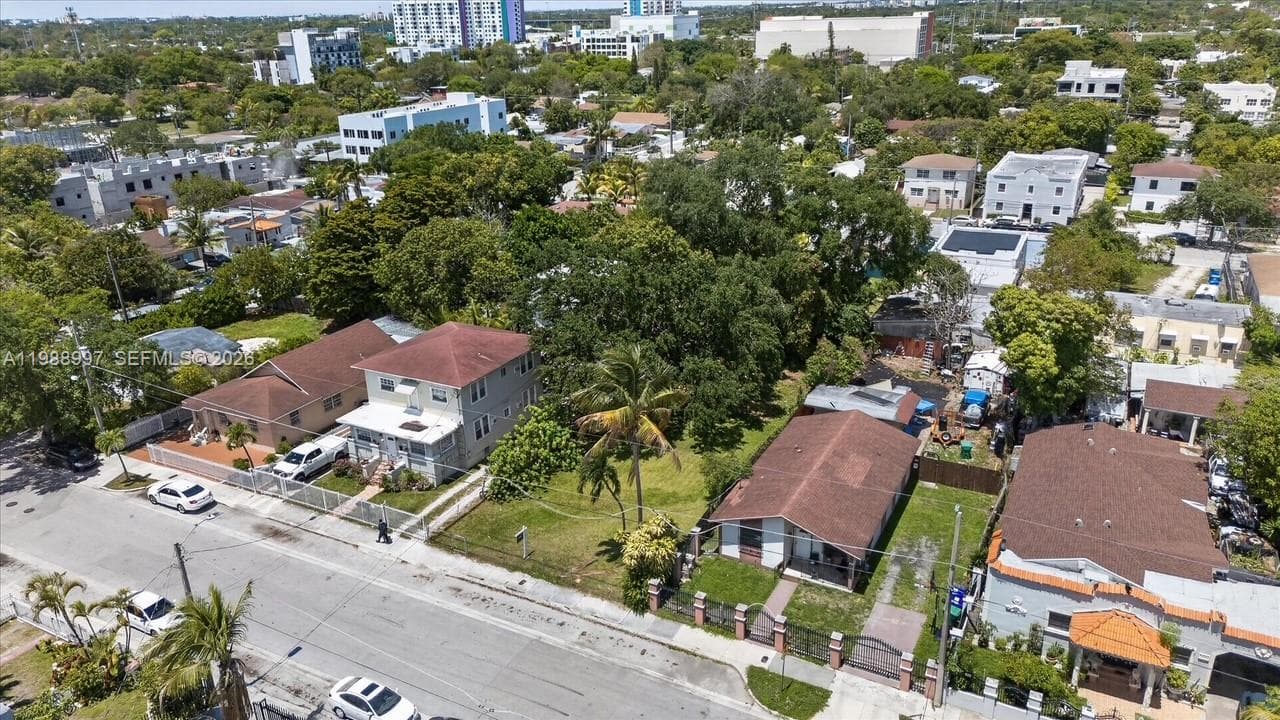 267 NW 31st St, Miami FL 33127