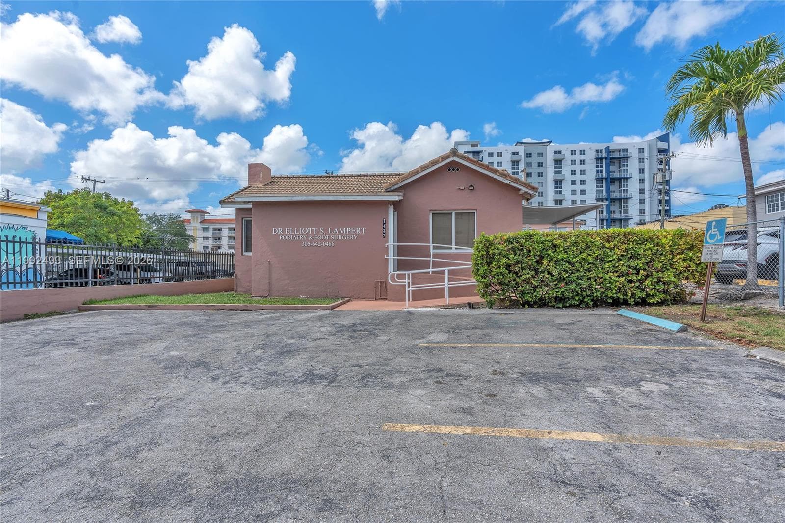 1437 SW 1th Street