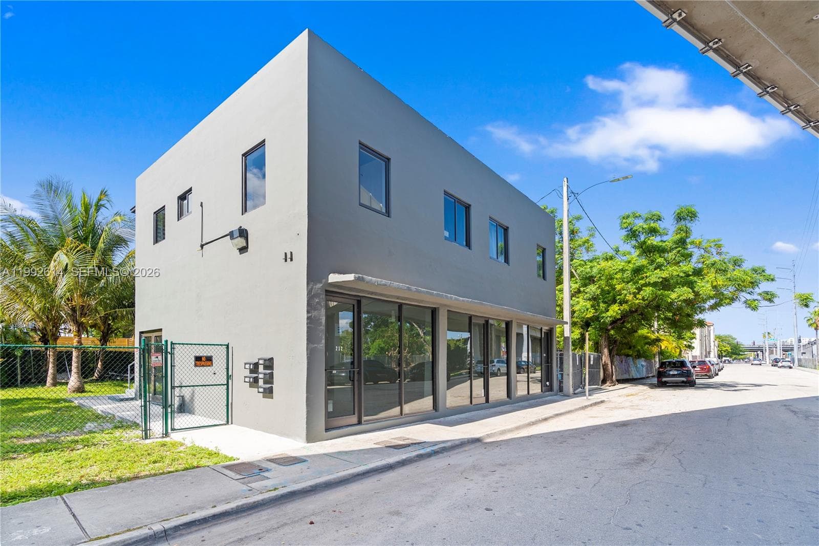 216 NW 11th St, Miami FL 33136